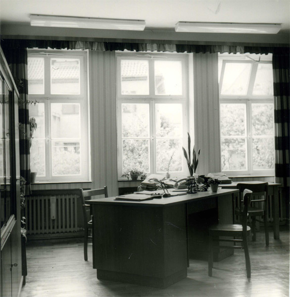 Büroeinrichtung im Jahre 1964