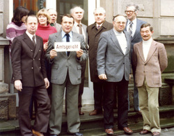 Mitarbeiter und Anwälte bei der Schließung des Amtsgerichts Steinheim